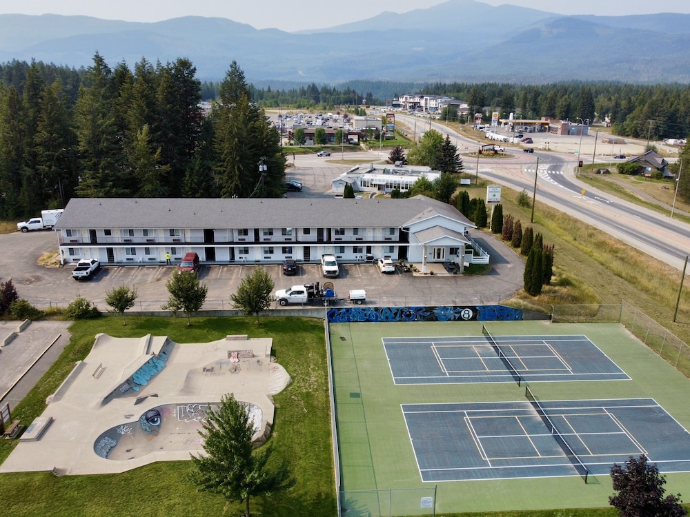 Super 8 by Wyndham Clearwater BC 38/61