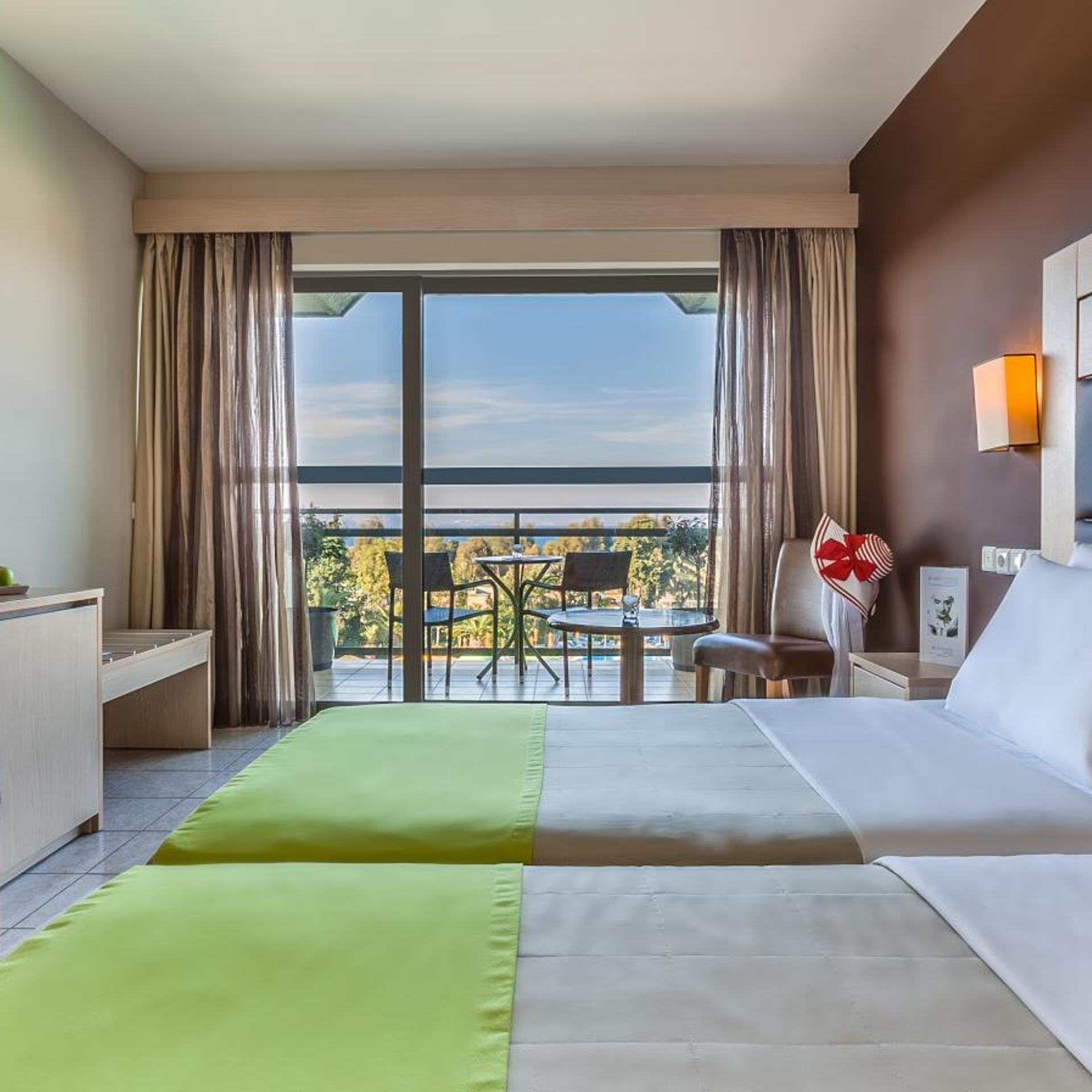 ROOM, DOUBLE OR TWIN BED, LAND VIEW