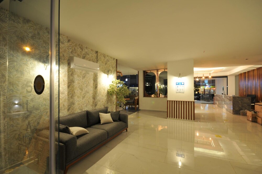Isla Suite Hotel 27/46