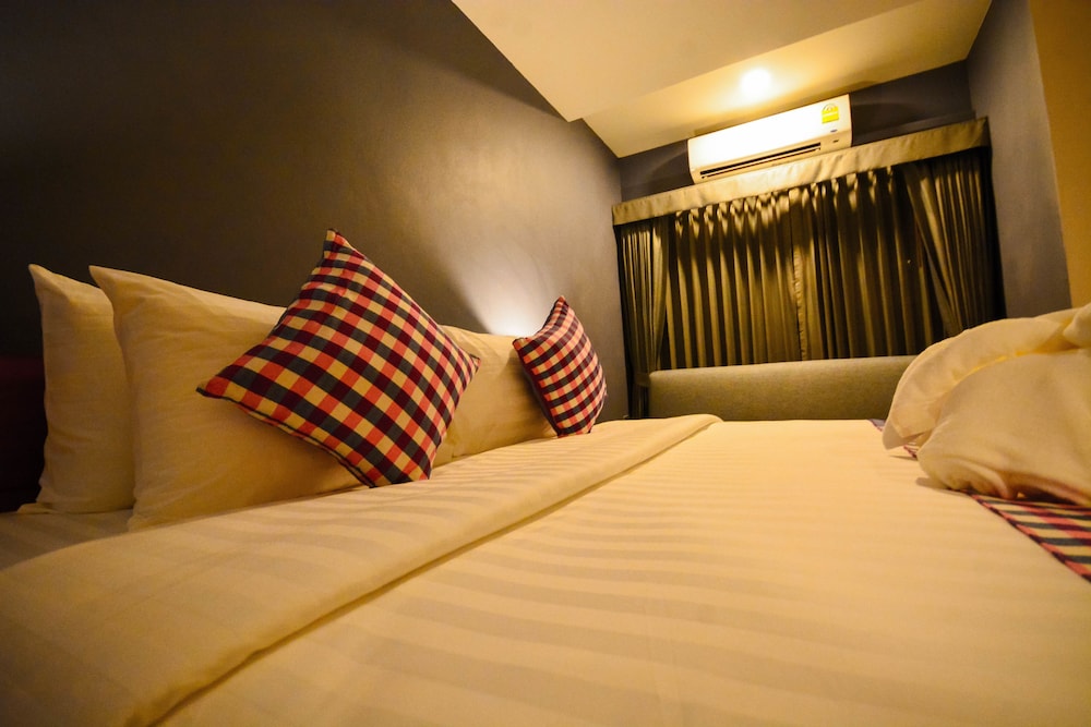 Comet Hotel Suratthani 14/26