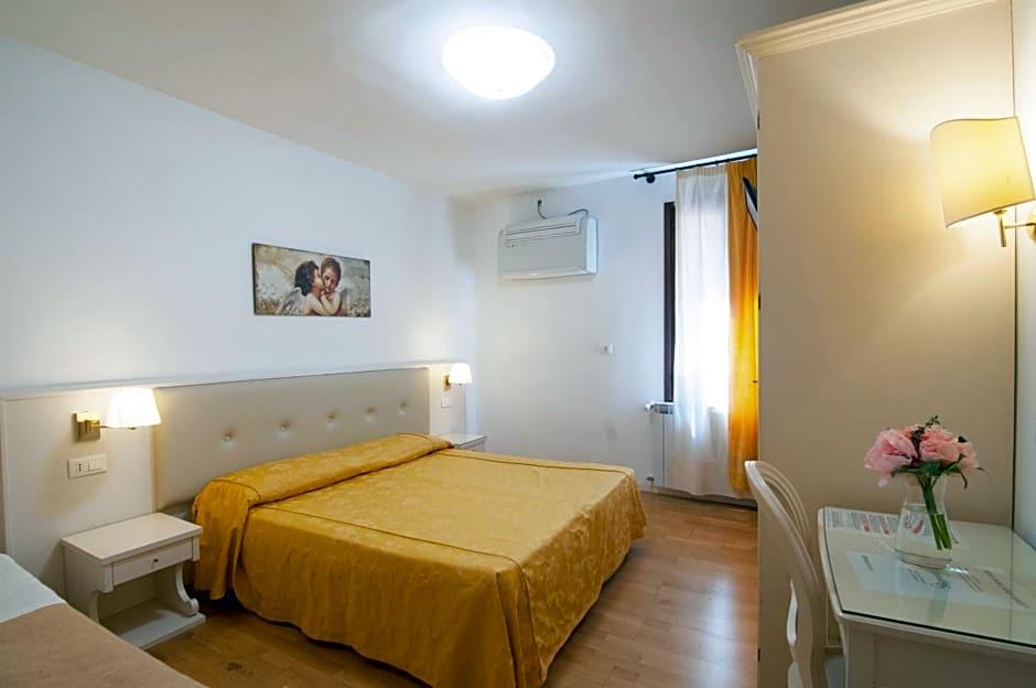 Hotel Ai Tolentini 16/55