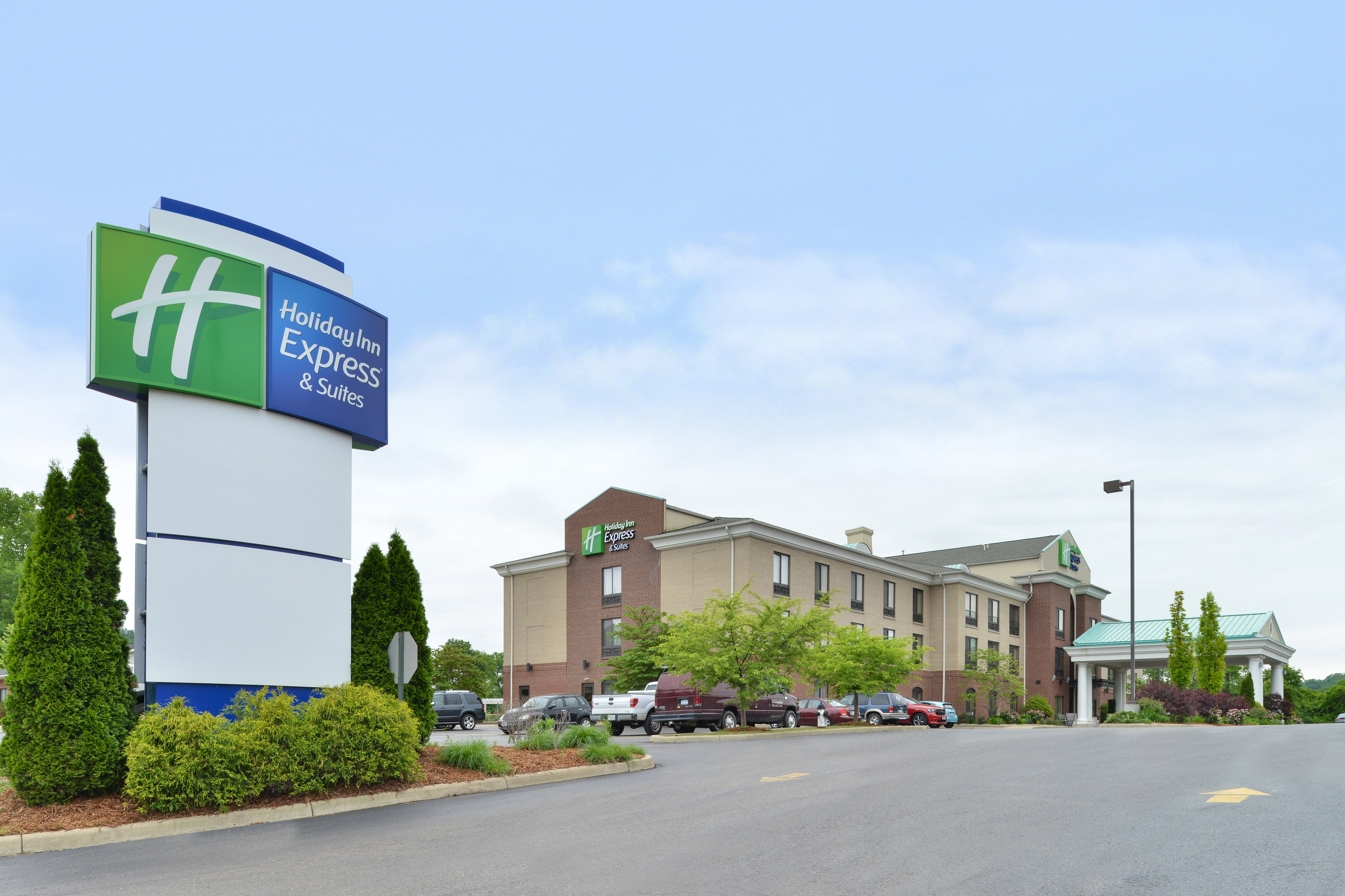 Holiday Inn Express Hotel Suites Athens 56/61