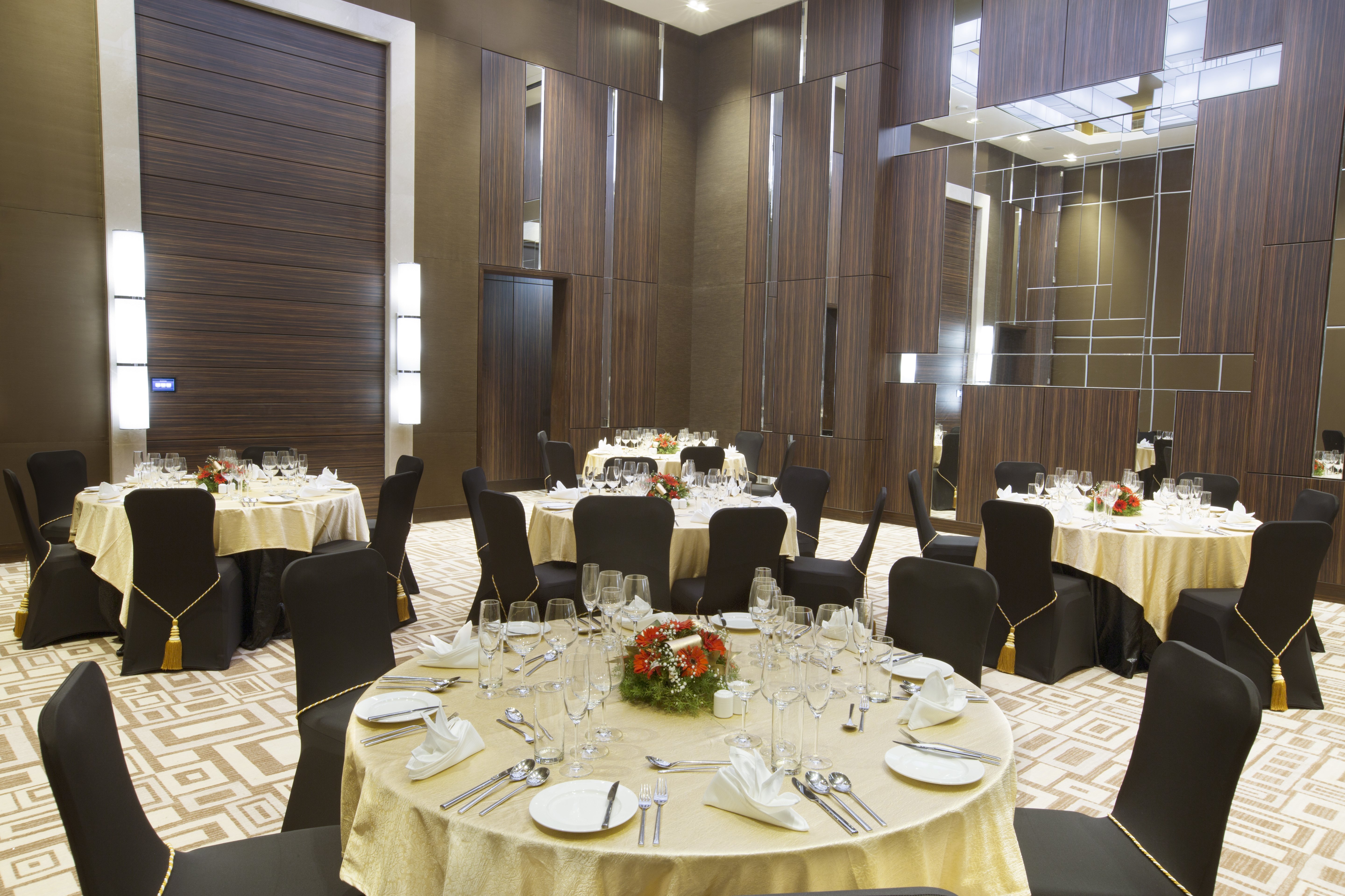 HOLIDAY INN CHENNAI OMR IT EXPRESSWAY 49/76