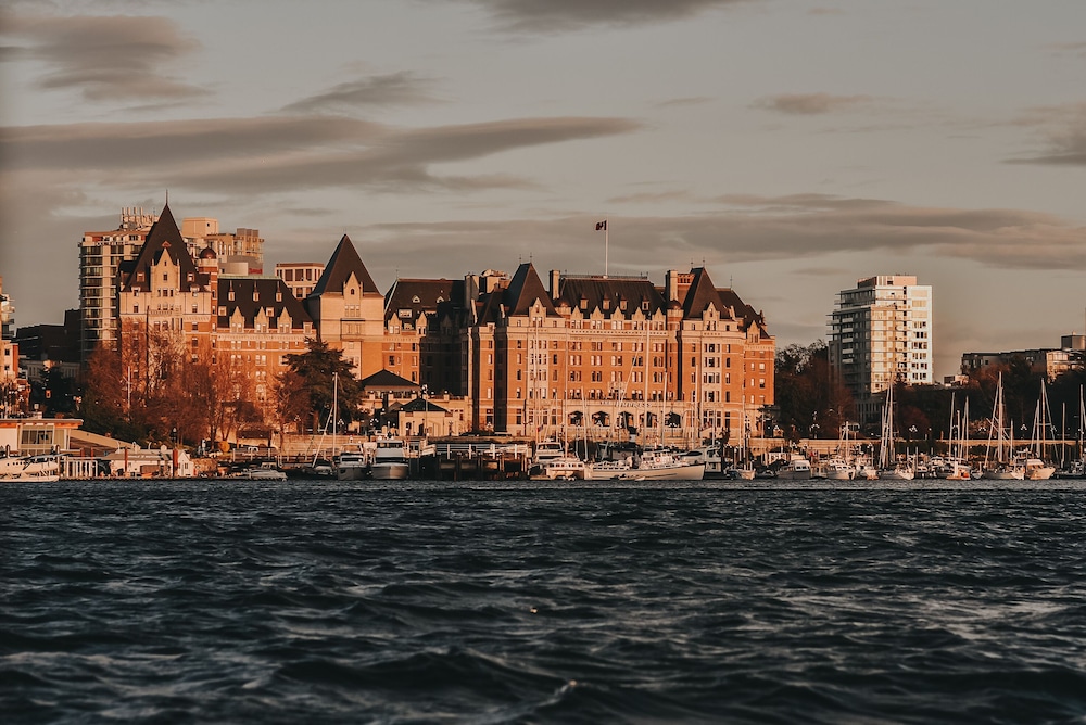 Fairmont Empress Hotel 71/75