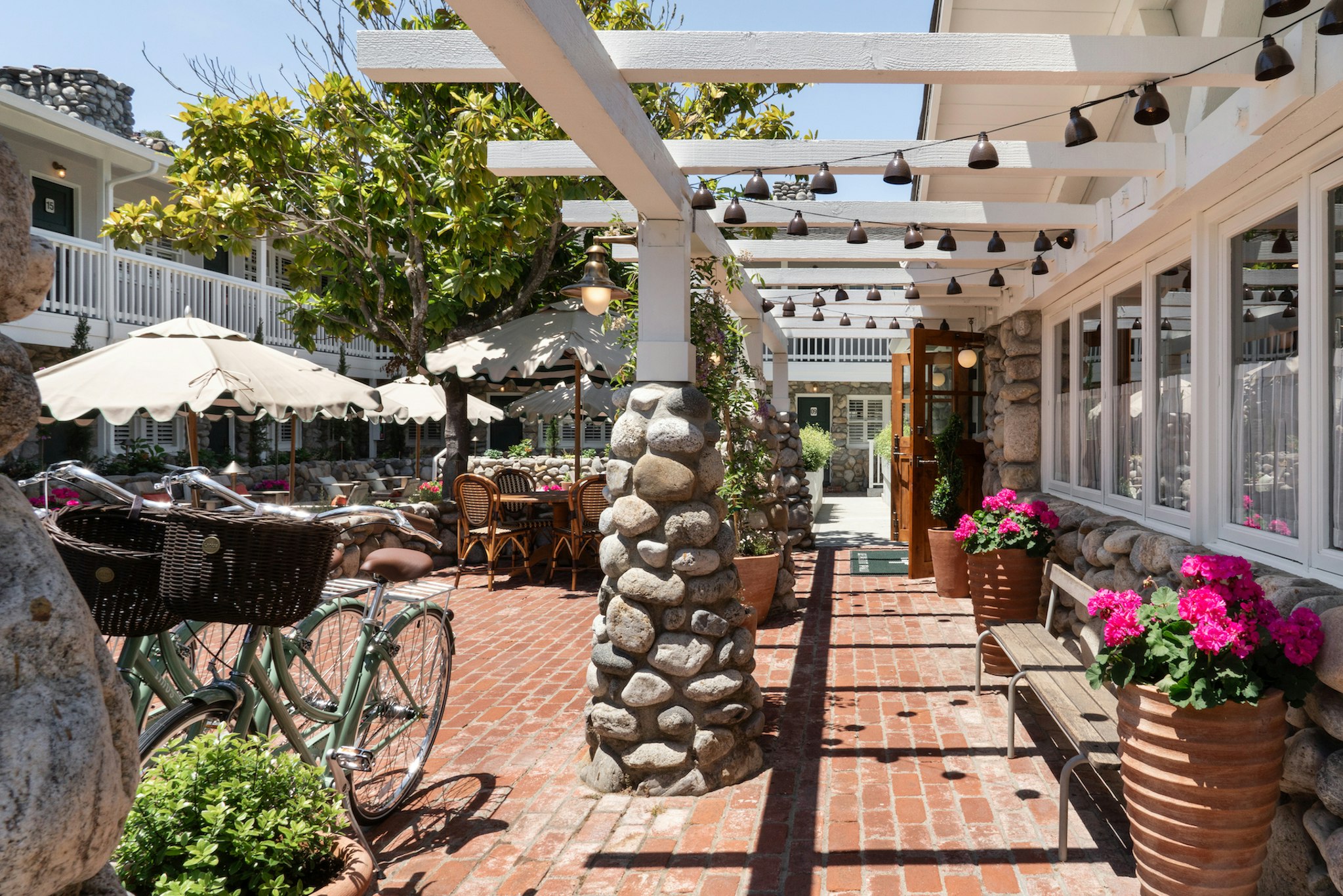 Le Petit Pali at 8th Ave 45/65