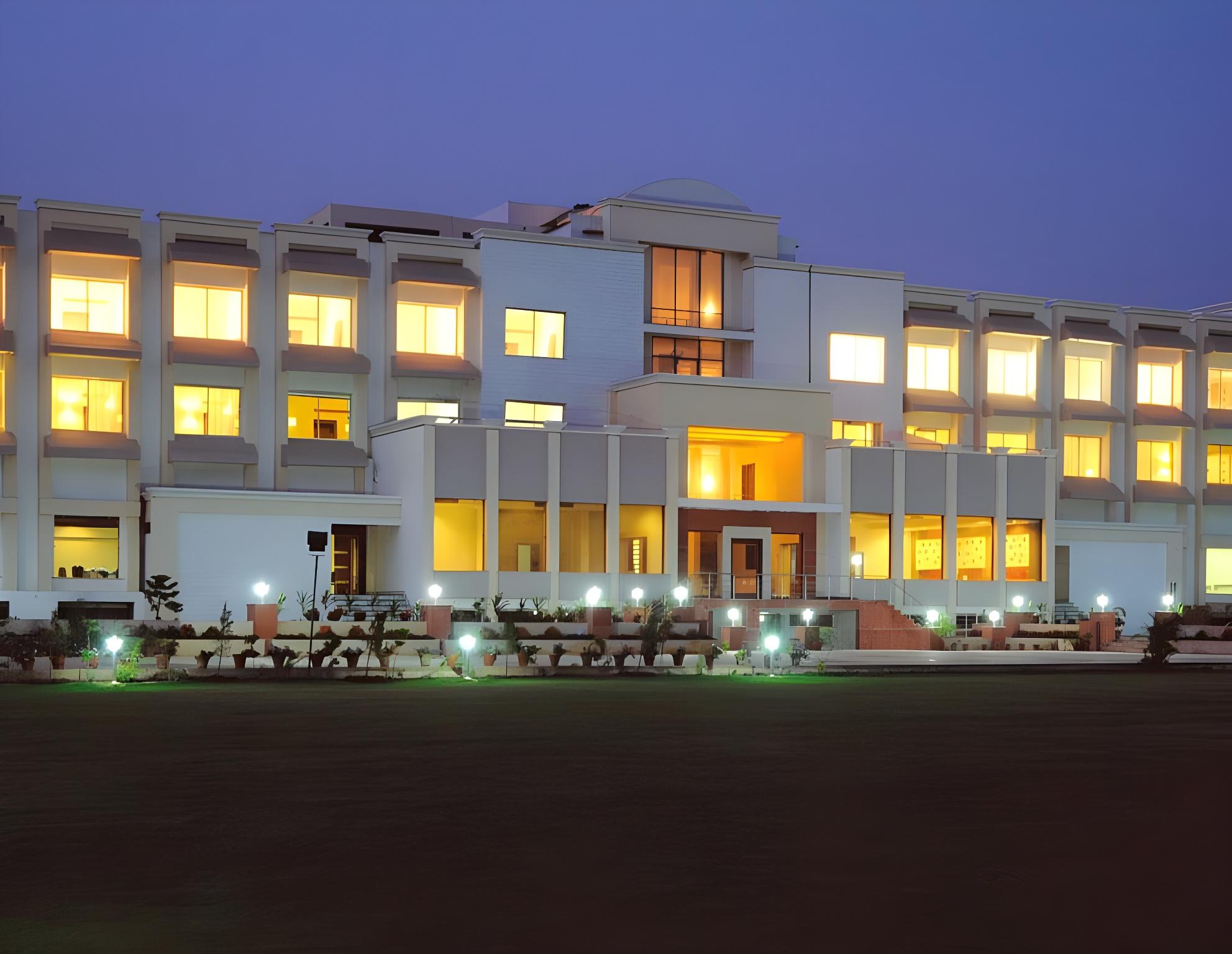 Hotel Sobti Continental 1/29