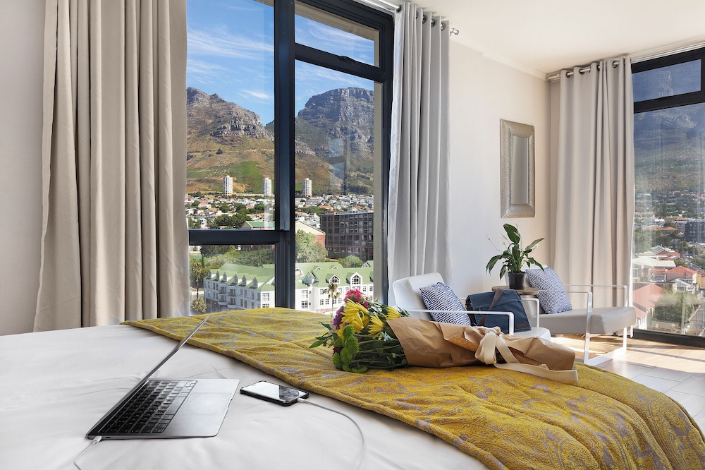 Midtown Rentals At The Four Seasons 11/38