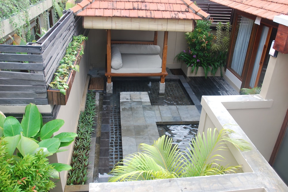 Ubud Village Hotel 46/51