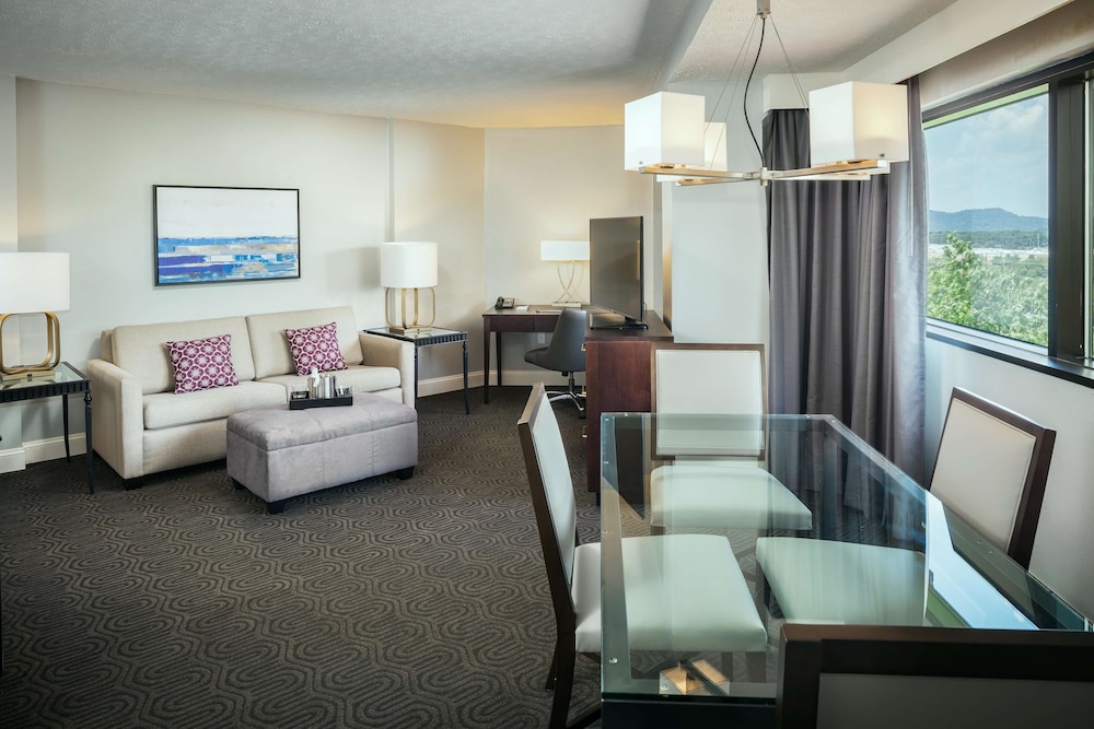 Hilton Brentwood/Nashville Suites 56/81