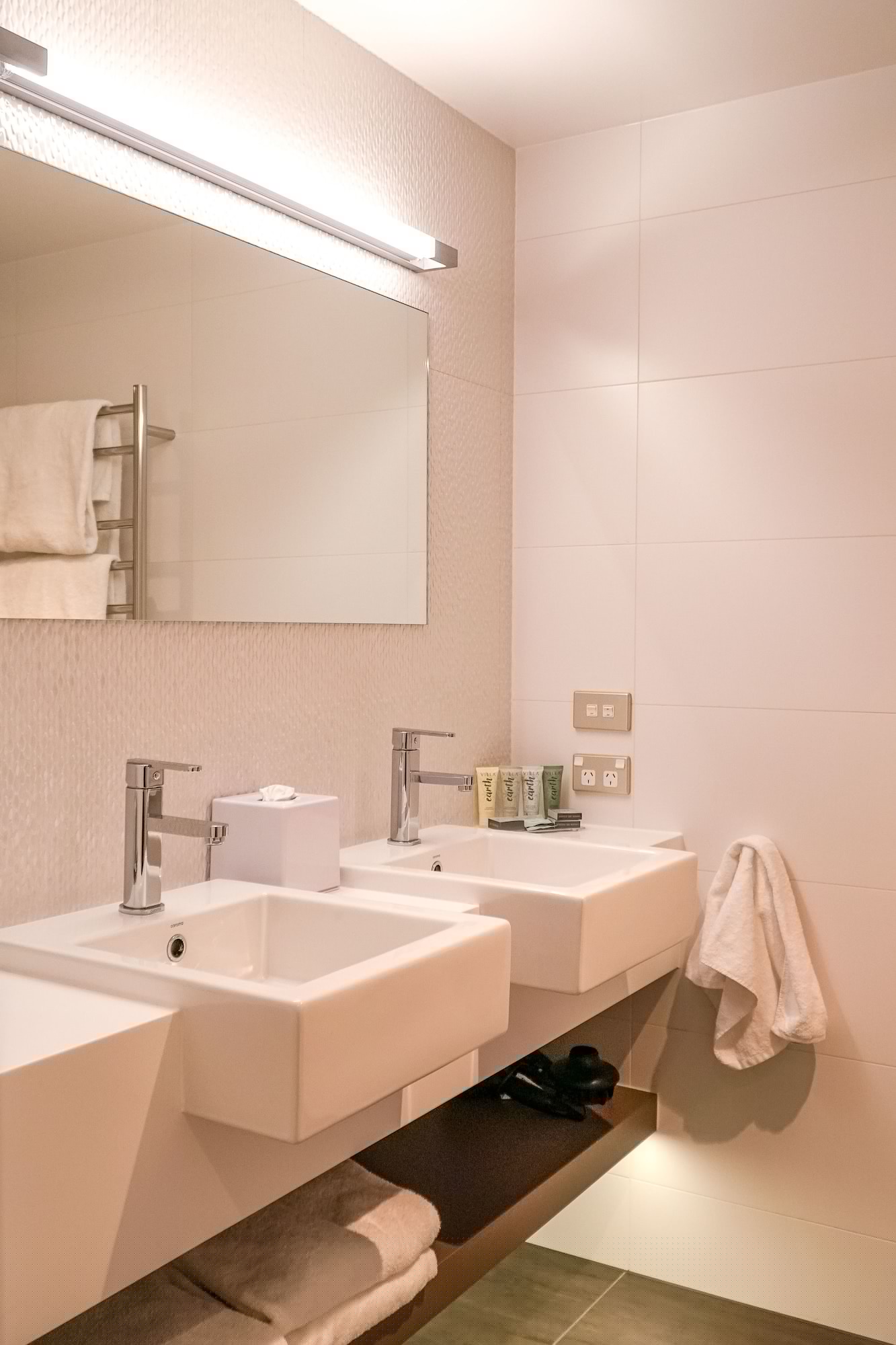 غرفة بريميير بسرير كينج، Porters Boutique Hotel 6/6