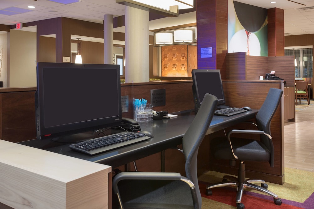 Fairfield Inn Suites Burlington 25/44