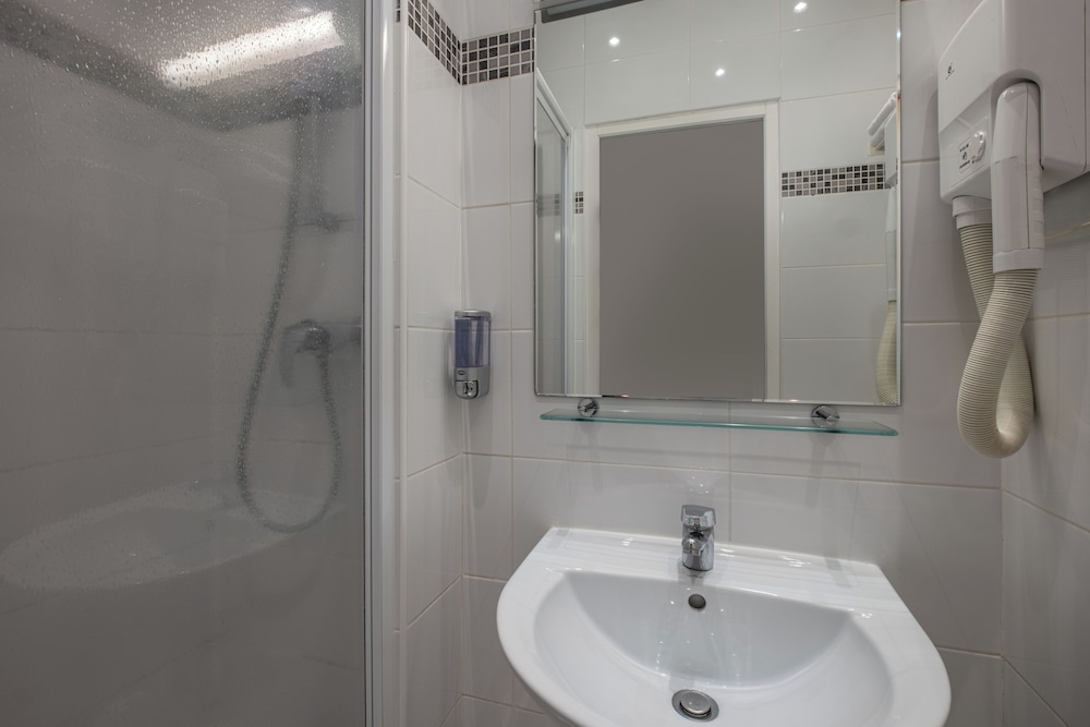 Hotel La Perle Montparnasse 32/33