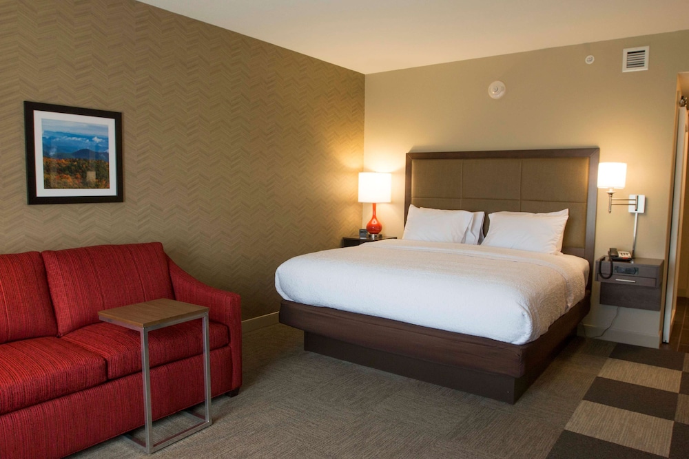 Hampton Inn & Suites Boone 16/55