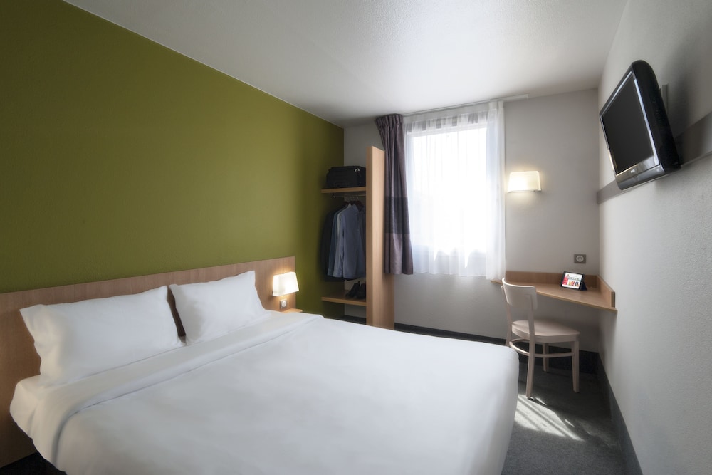 Room at B&B HOTEL Paray-Le-Monial, PARAY-LE-MONIAL