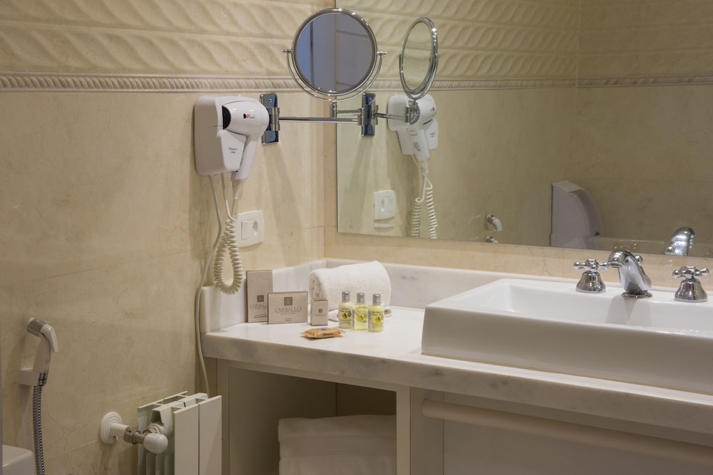 Carballo Hotel and SPA 69/70