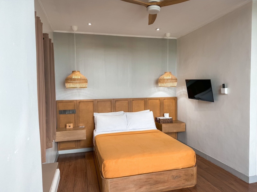 Metro Pines Inn 24/46