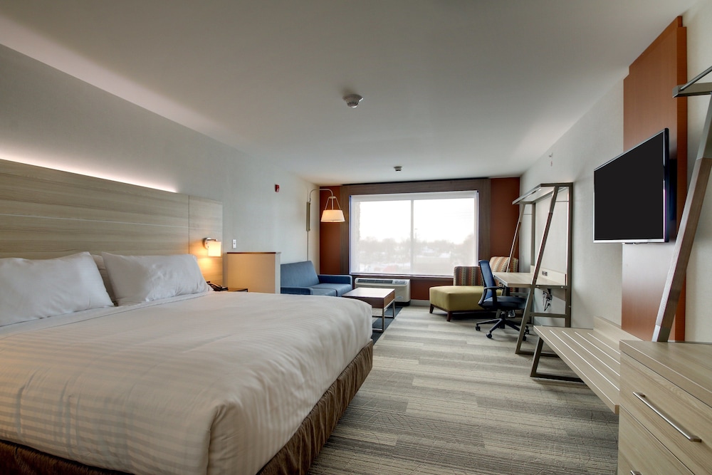 Holiday Inn Express & Suites GALESBURG 26/61