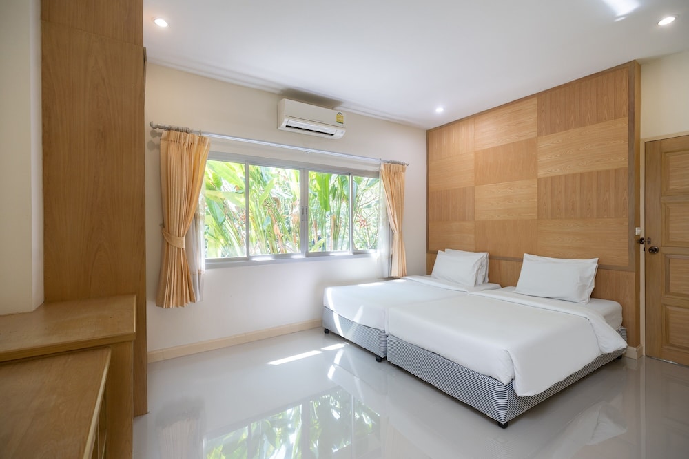 3 Bedrooms, House, 1 Queen and 5 Single Beds, Jetted Tub، Thara Cholapruek Resort 3/5
