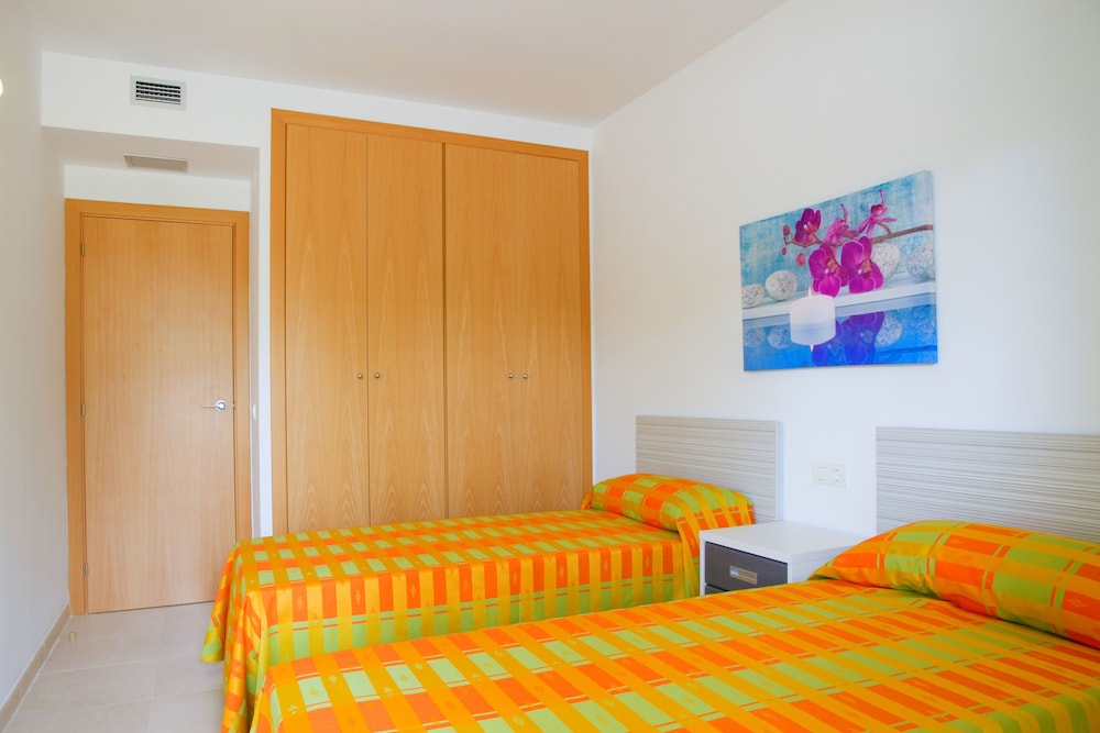 Rentalmar Families Paradise Village 5/43