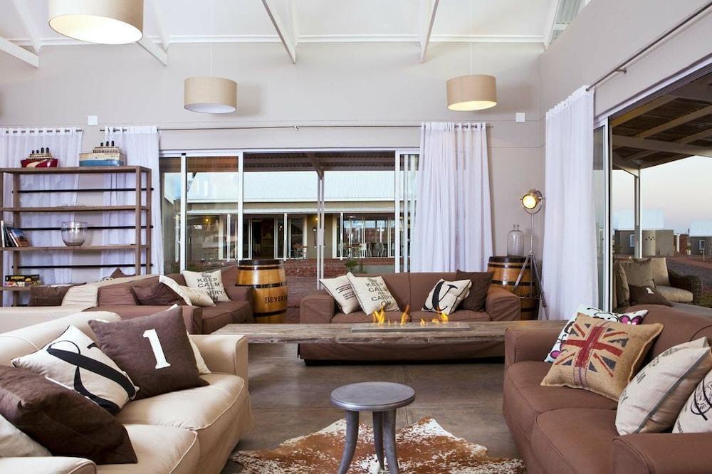 Africa Safari Lodge 10/34