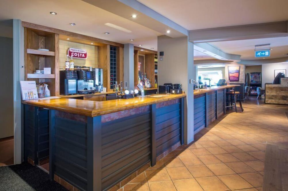 Premier Inn Llanelli Central East Hotel 7/50