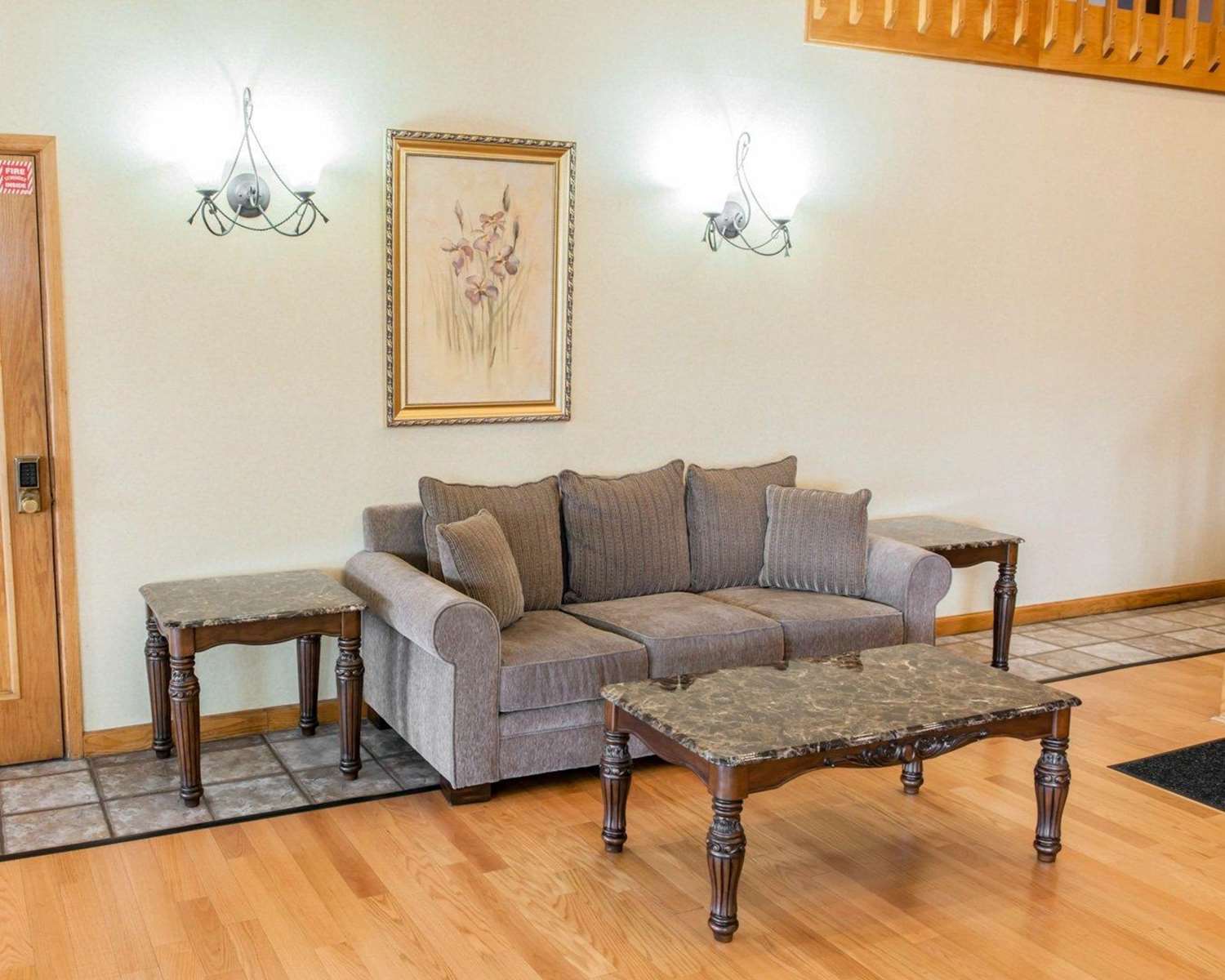 Lafayette Inn & Suites 29/48