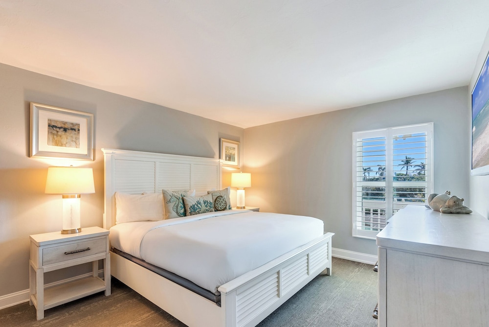 2 Bedrooms, Beach Villa, Standard, King and Twin Beds, Sofa