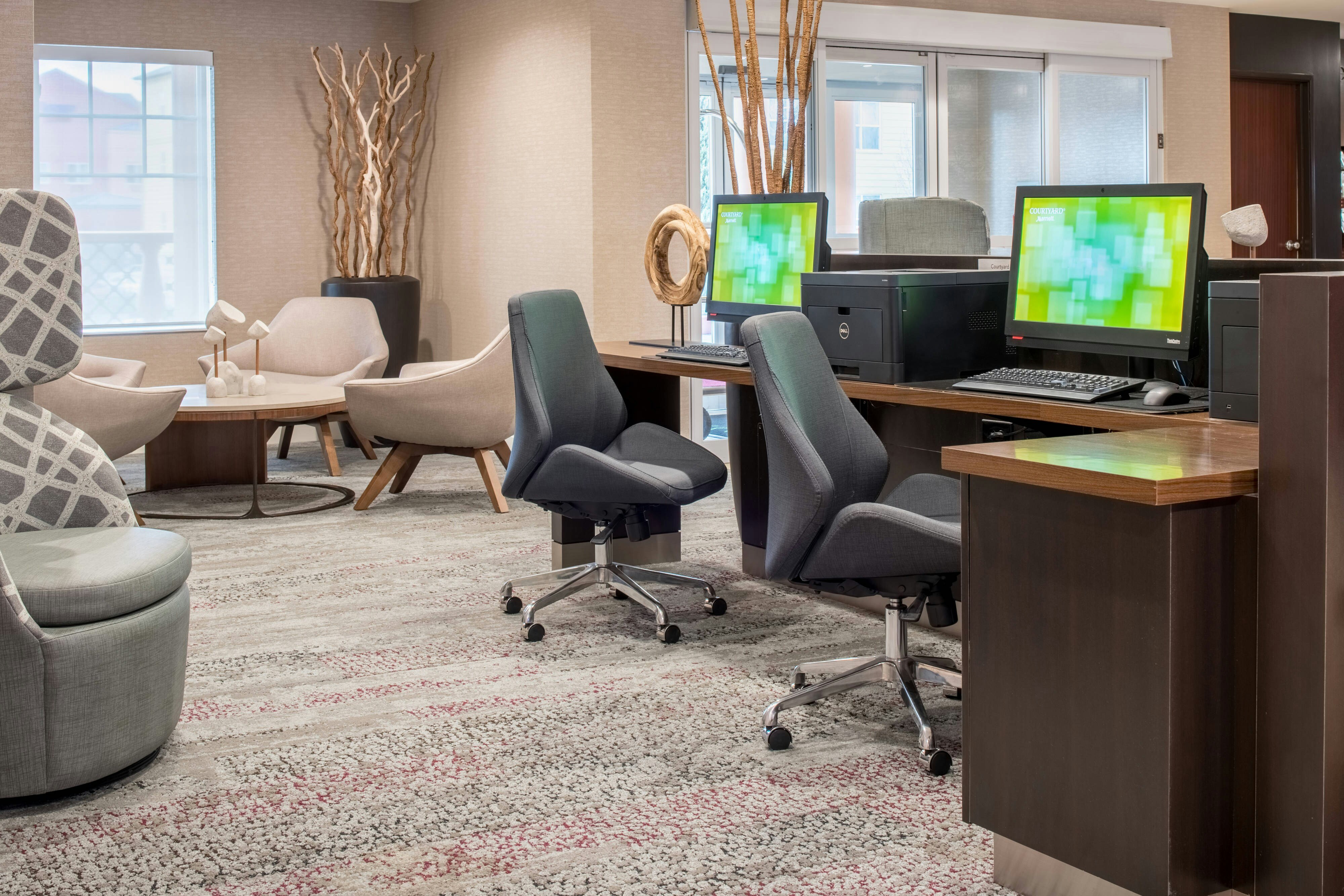 Courtyard By Marriott Portland North 11/17