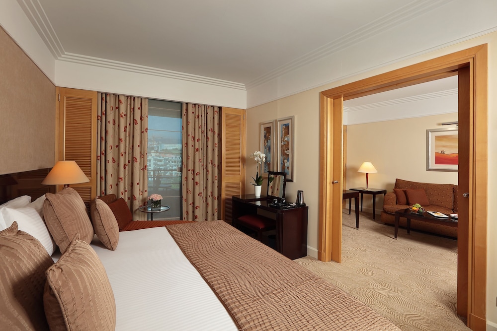 ROYAL, JUNIOR SUITE