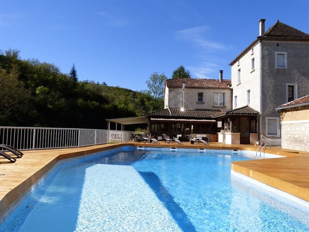 Hotel des Grottes 28/45