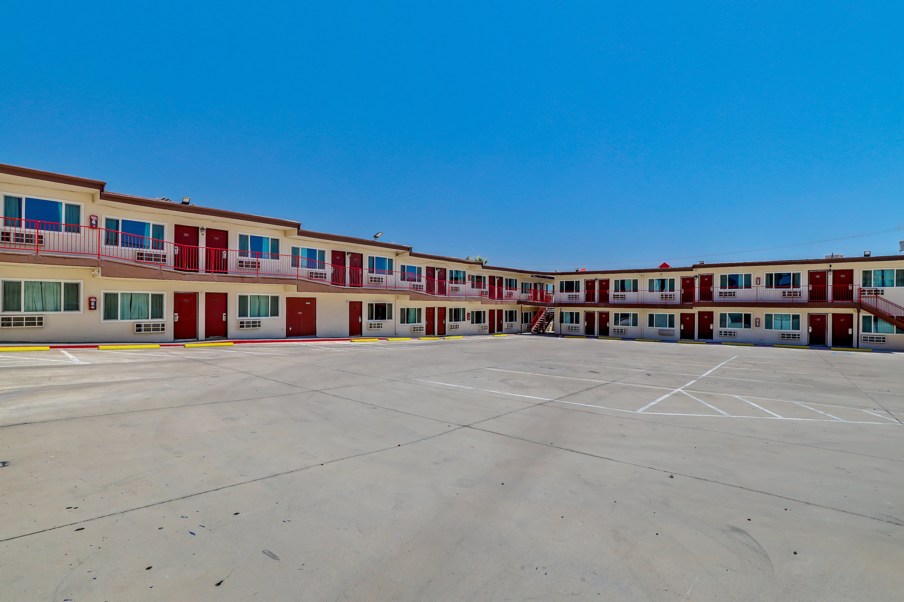 Red Roof Inn Needles 42/45