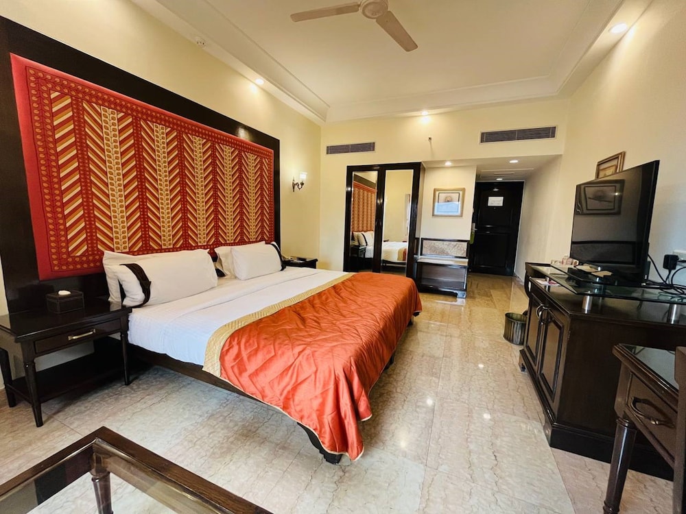 Lalit Laxmi Vilas Palace 17/50