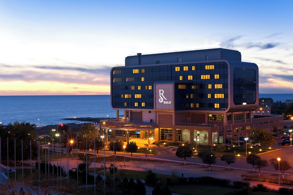 Renaissance Aktau Hotel 1/64