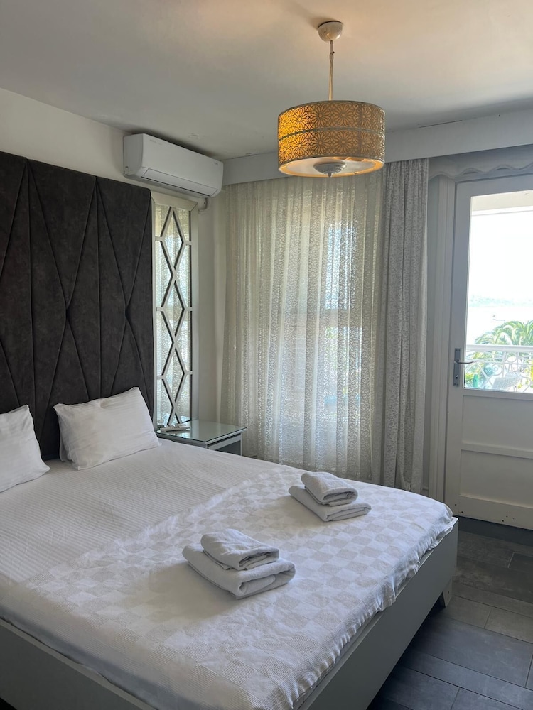 Buyukada Port Hotel 9/50