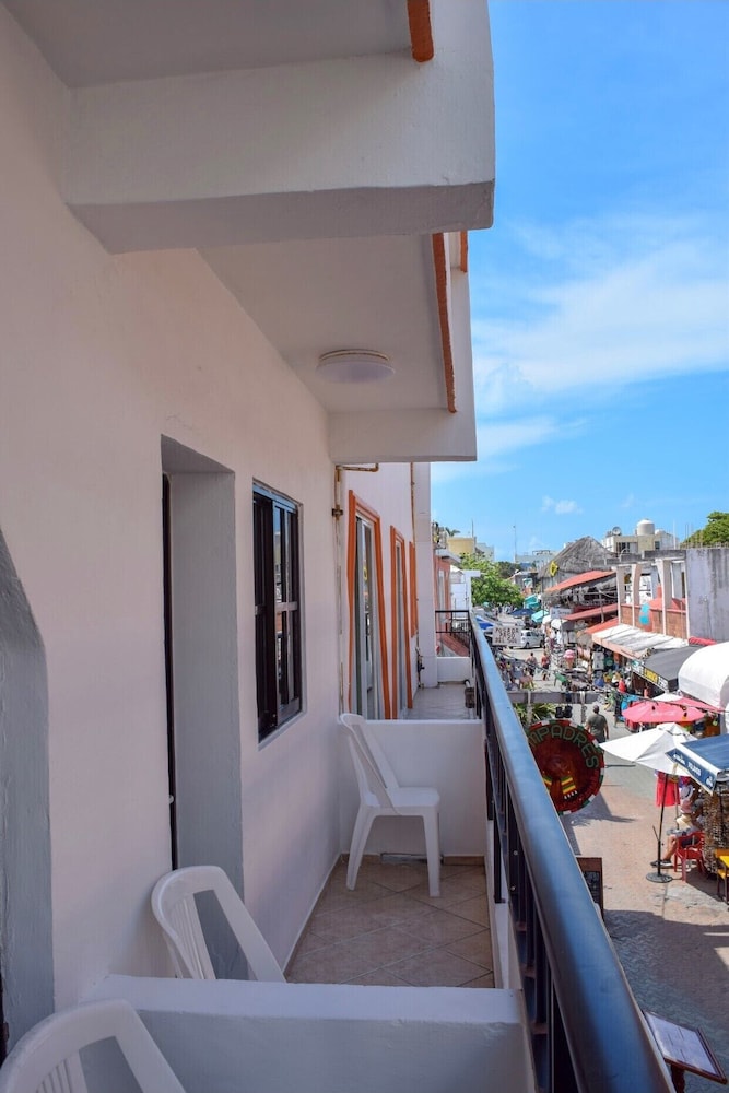 Hotel & Suites Bucaneros, Isla Mujeres 4/48