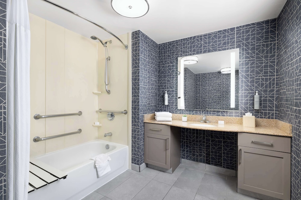Suite, 1 King and 2 Queen Beds, Homewood Suites By Hilton Sacramento Roseville 4/4