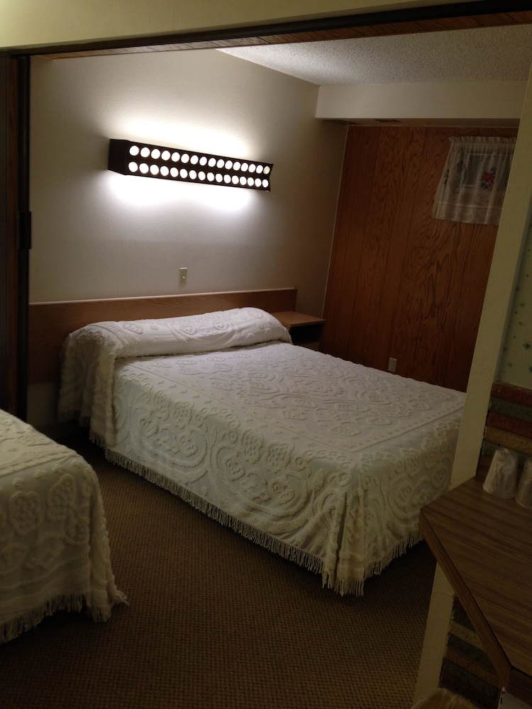 Siesta Motel 11/41