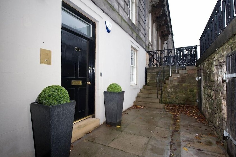 Destiny Scotland - Q-Residence 23/29