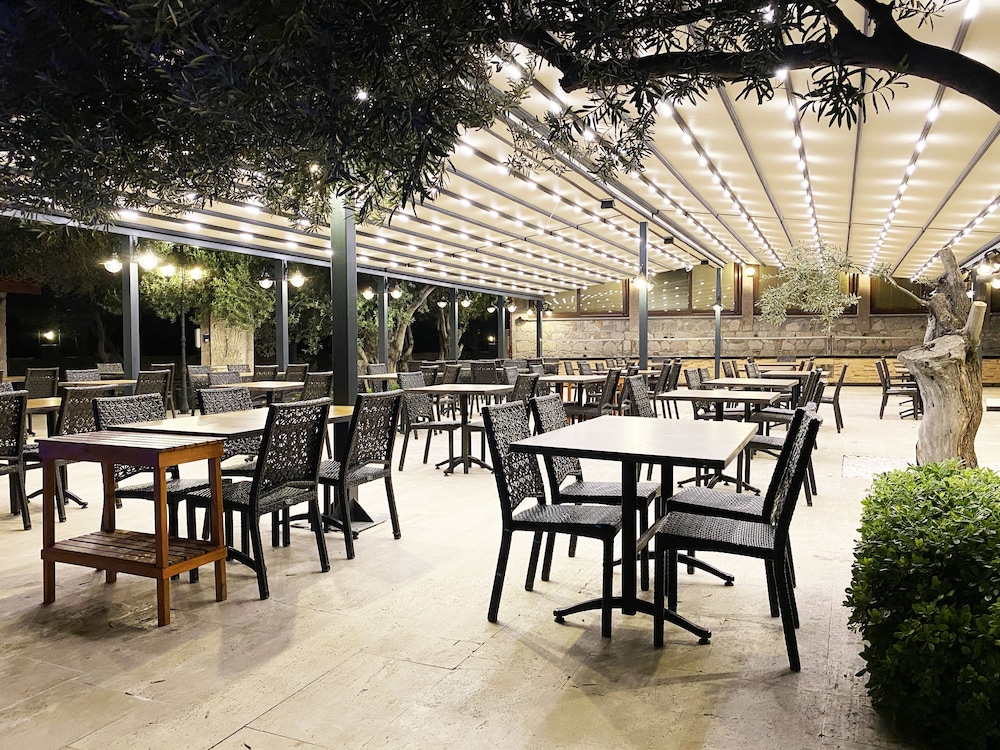 Assos Park Hotel 52/64
