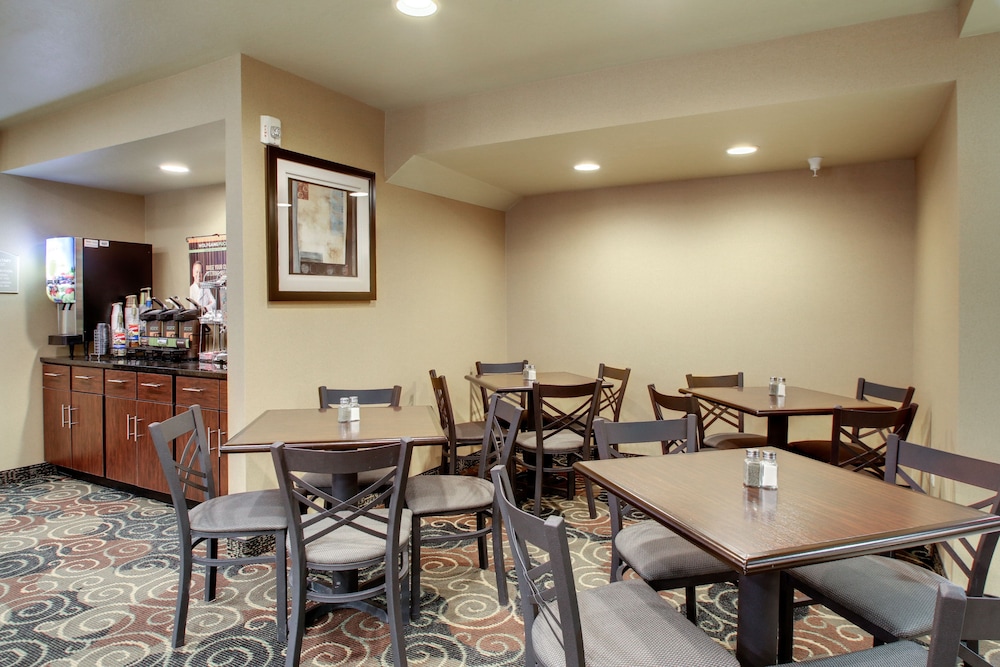 Cobblestone Inn Suites Schuyler Ne 38/62