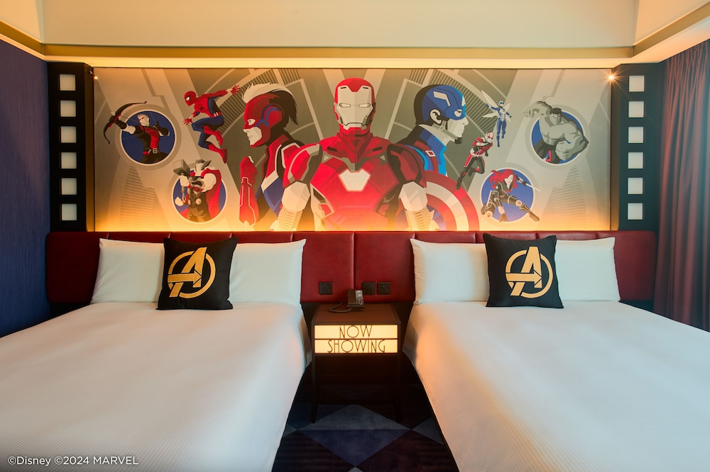 Disneys Hollywood Hotel 26/64
