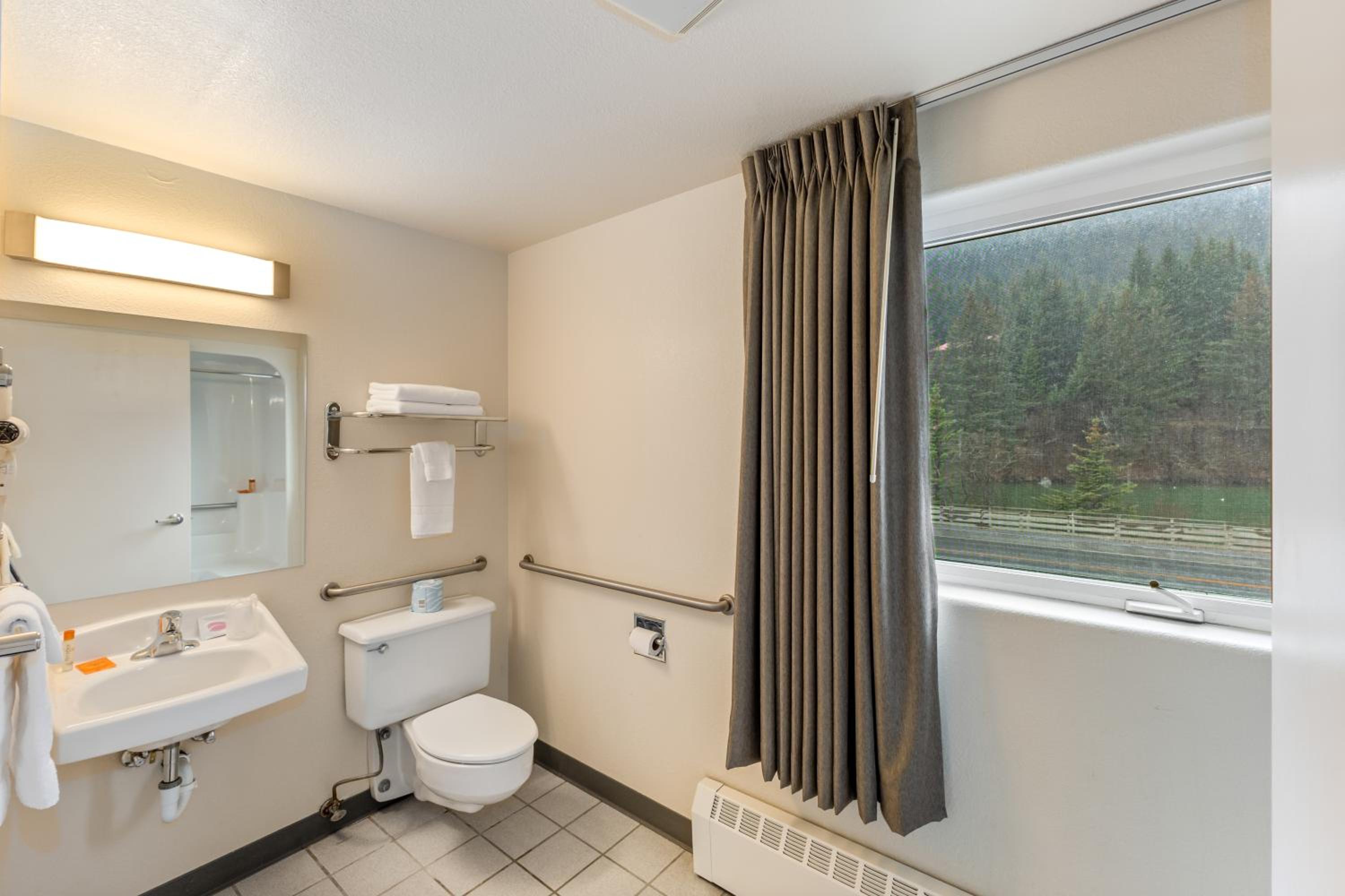 Motel, Style, Double Bed, Accessible