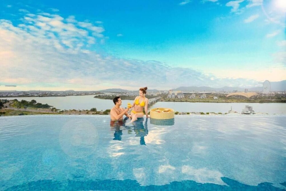 RHM Luxury Hotel And Suite 44/53