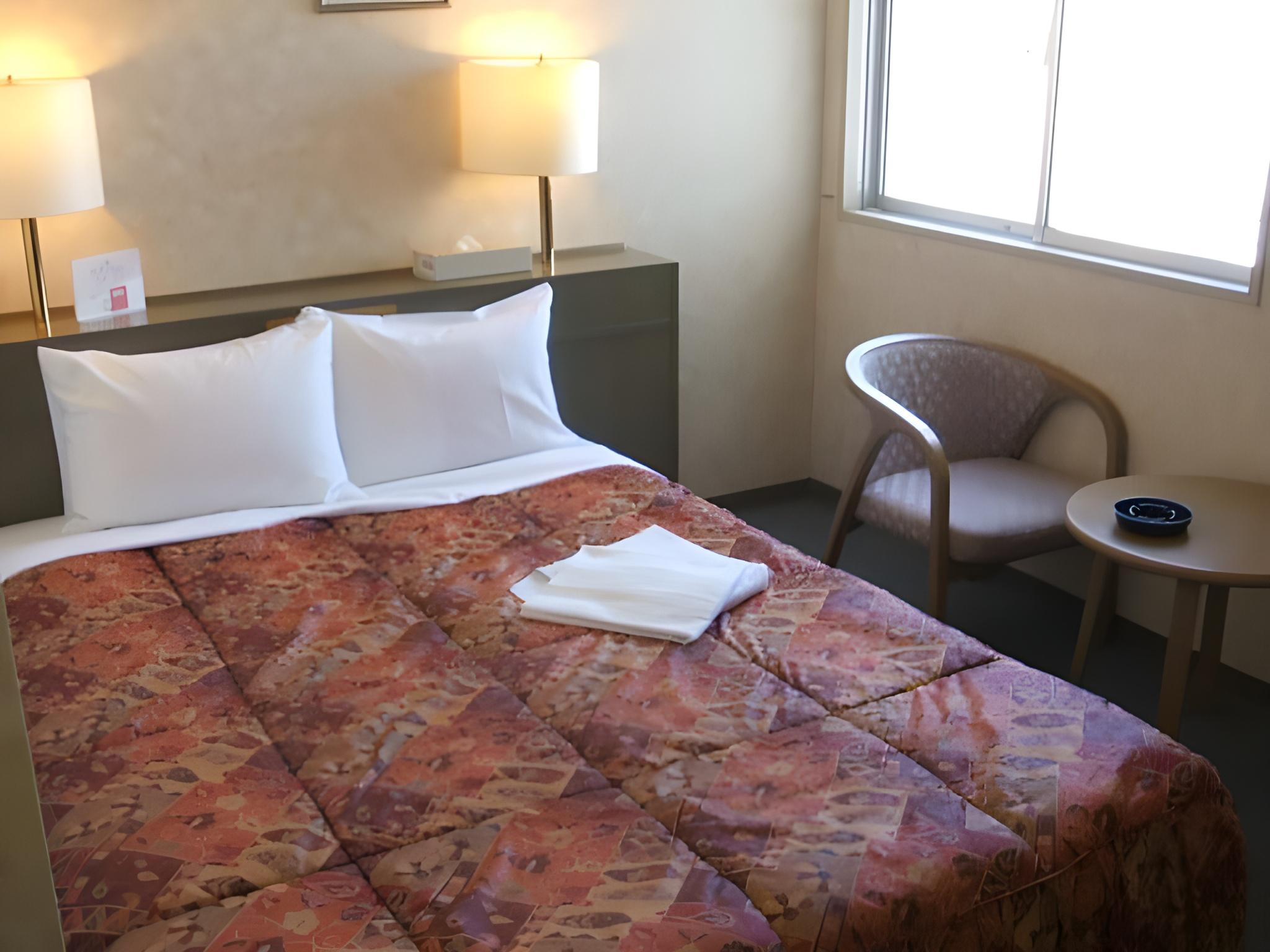 Semi Room, Semi Double Bed, Smoking