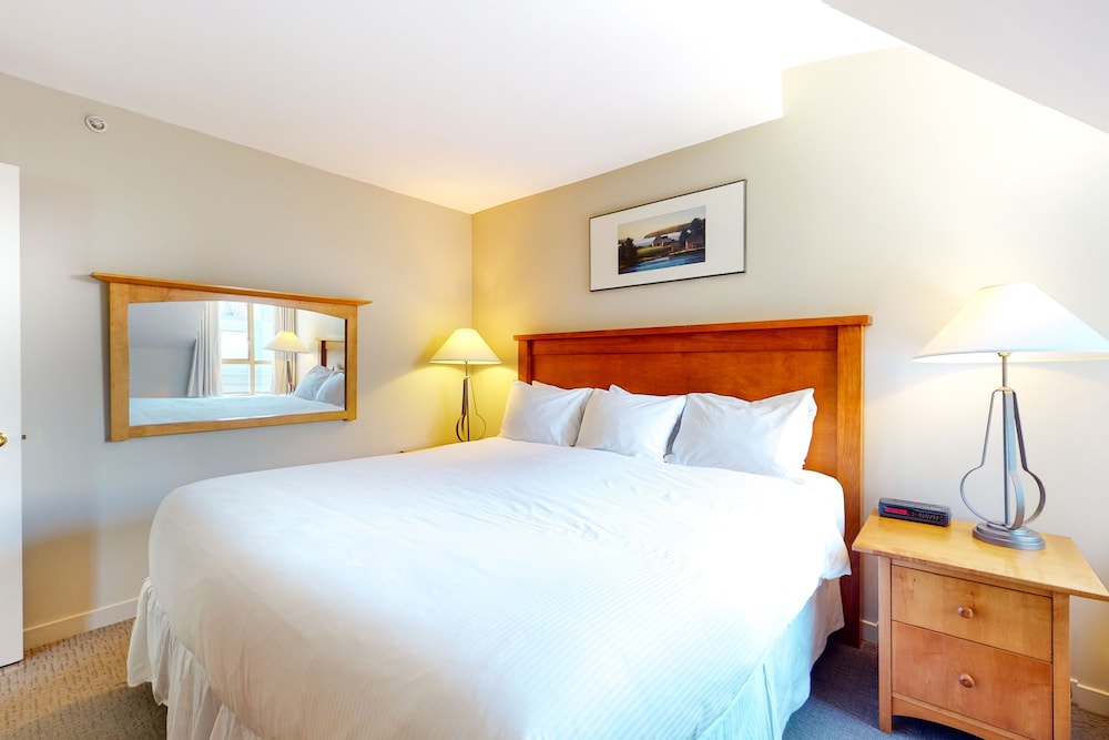 Whistler Peak Lodge 22/53