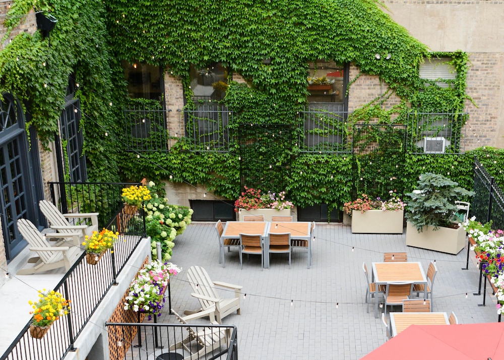 Chicago Getaway Hostel 41/50