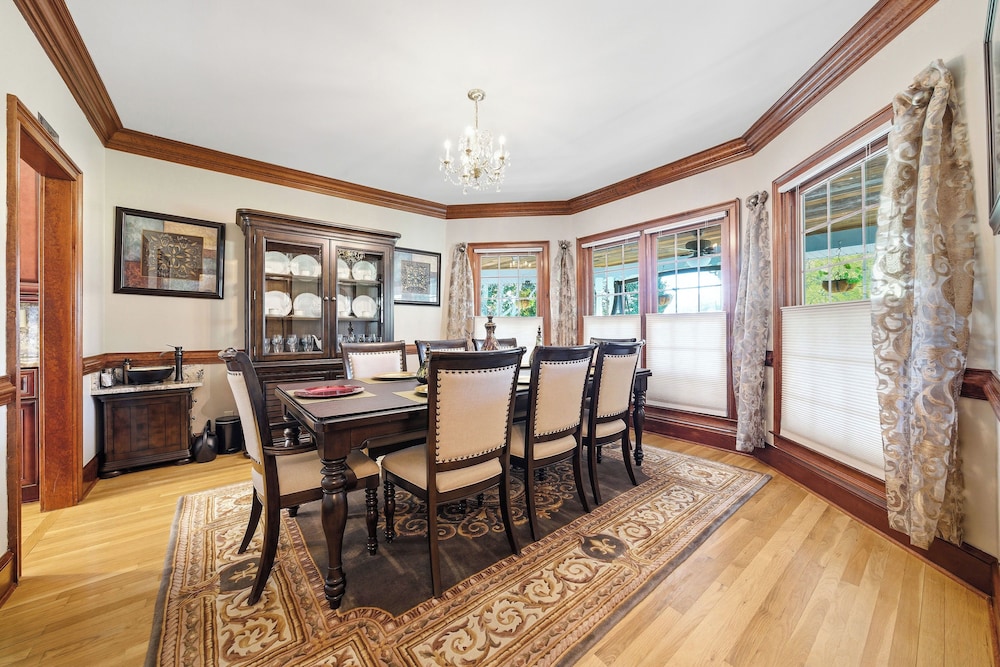 Pleasanton Courtyard Bed and Breakfast 29/49