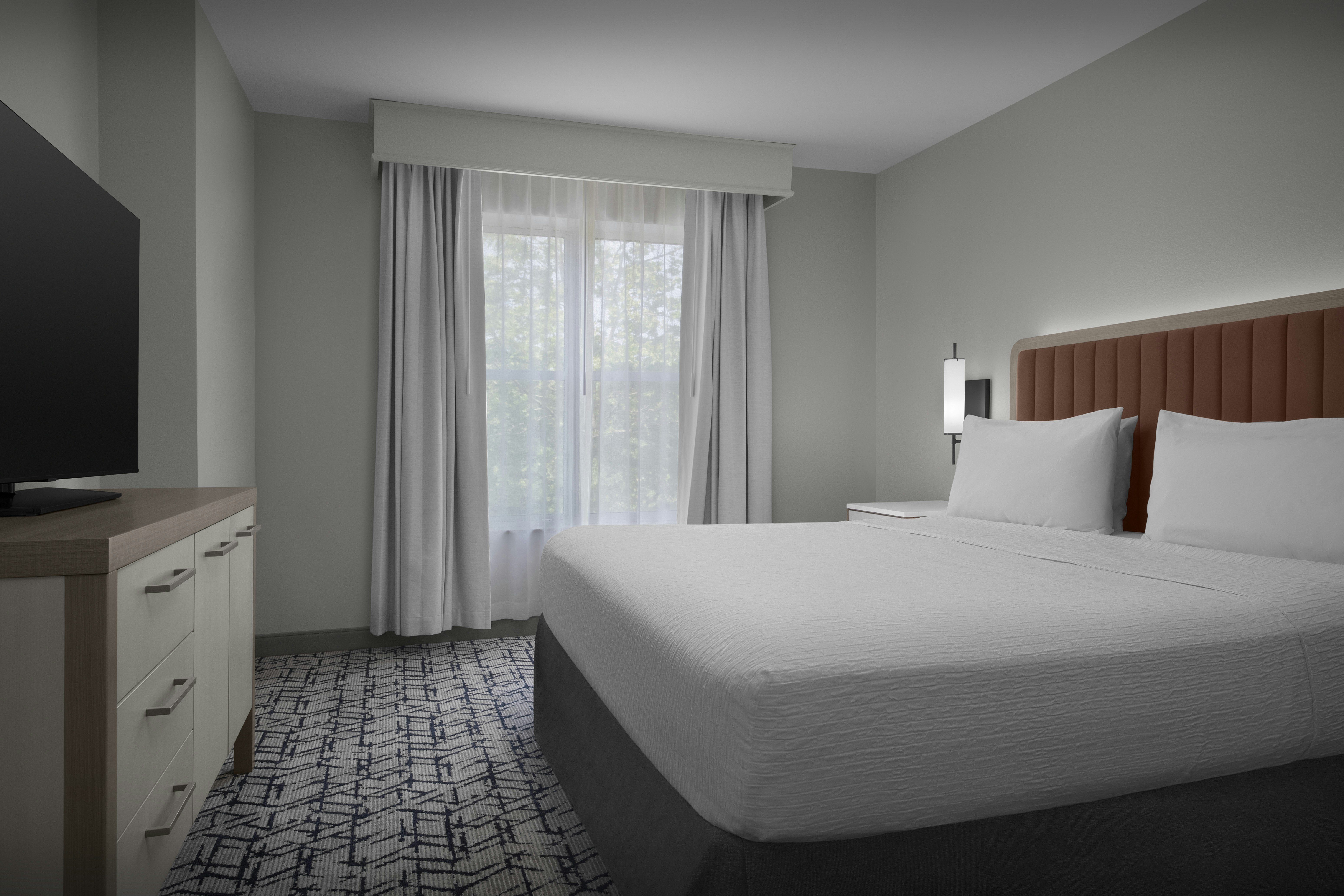 Suite, 1 King and 2 Queen Beds, Accessible