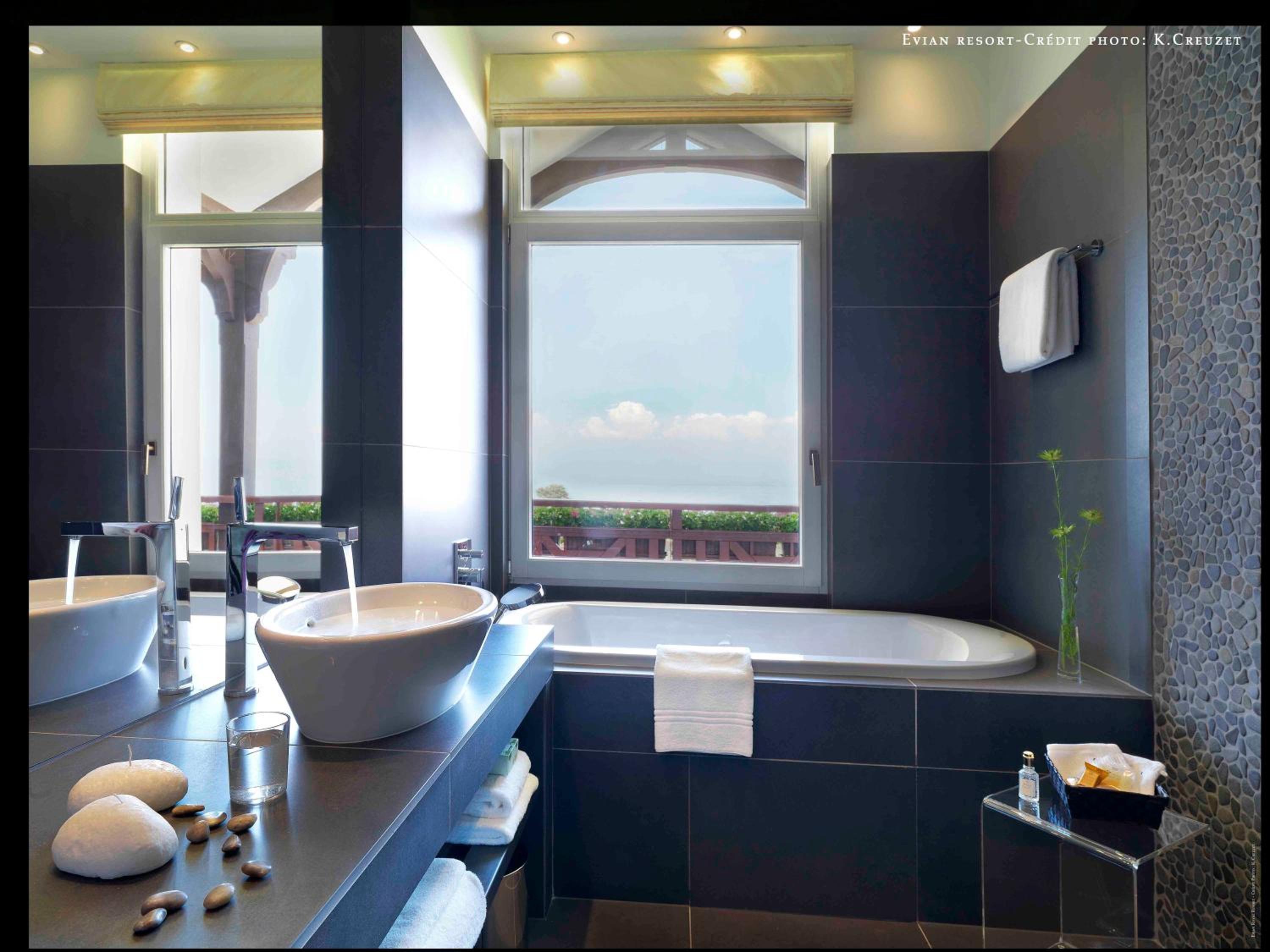 جناح بإطلالة على البحيرة، Hotel Ermitage Evian Resort 8/10