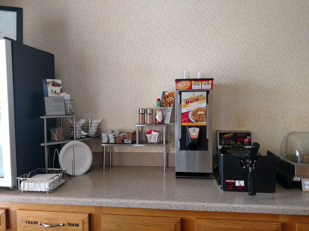 Holiday Inn Express Toledo West Napoleon 55/65